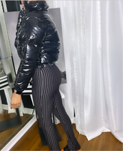 Load image into Gallery viewer, Cropped Puffer Jacket (Black)