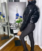 Load image into Gallery viewer, Cropped Puffer Jacket (Black)